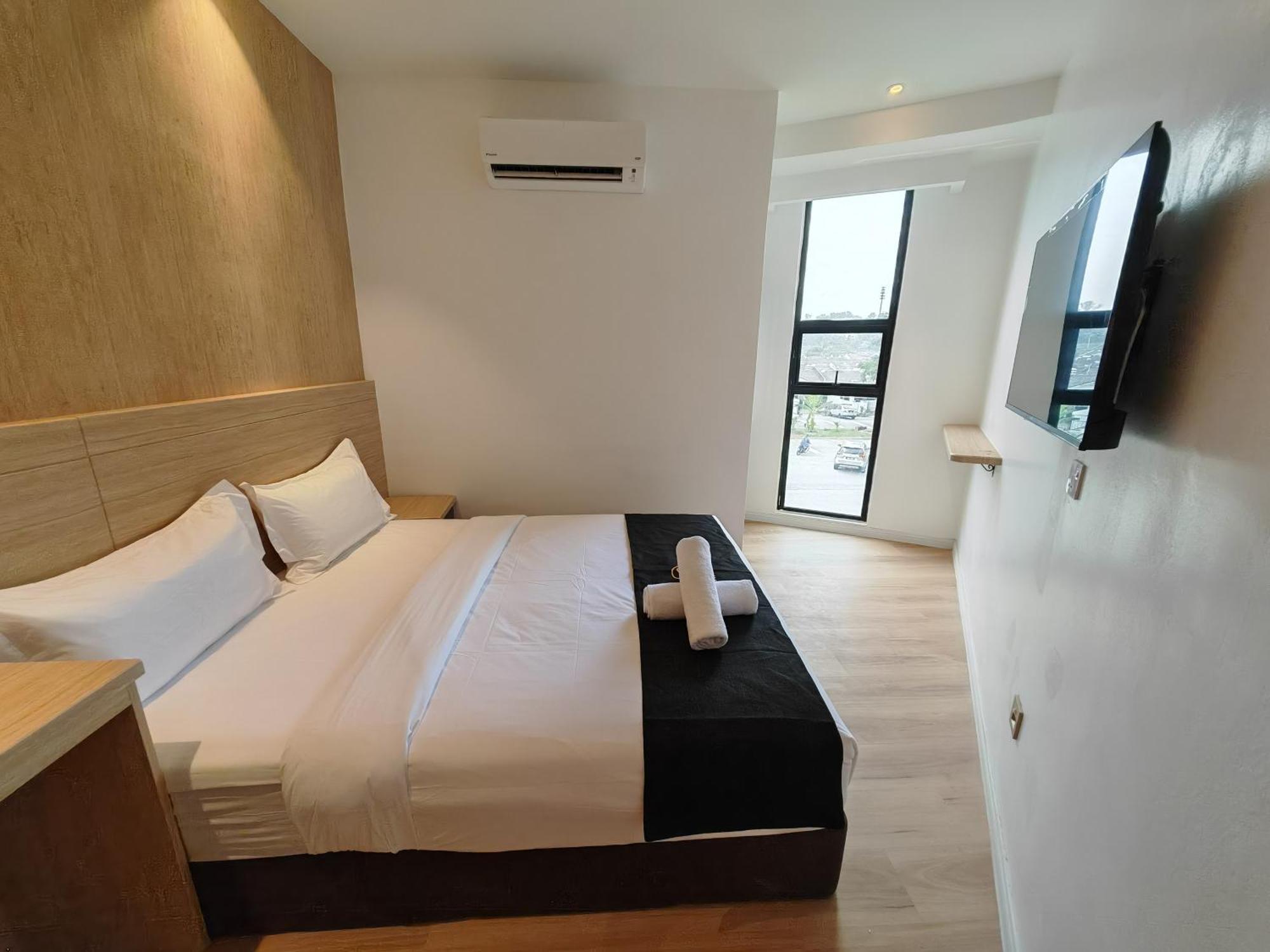 V Boutique Hotel Σερεμπάν Εξωτερικό φωτογραφία